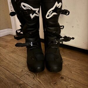 Brand New Men’s Alpinestars Tech3 Motocross Boots with Secure Buckles